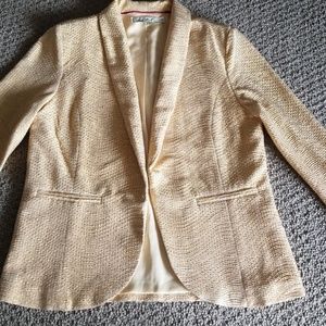 GOLD BLAZER 💫